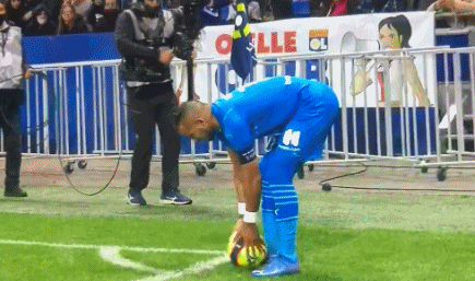 看了四年球了，在专科有一段时间刷抖音频繁给我推多...（看球四年了，专科那会刷抖音总是频繁给我推多...）